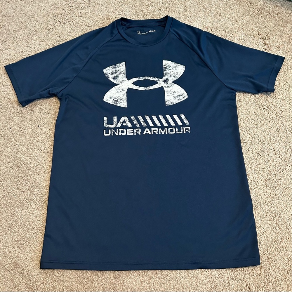 Under Armour Performance Shirt Medium Loose‎ Short Sleeve Navy Blue
